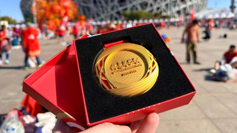 La espectacular medalla conseguida por el mari�ano.