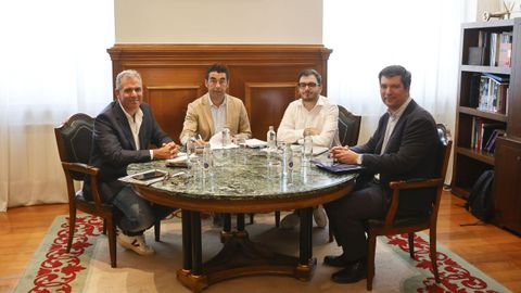 Reunión en la Diputación para el estudio de la Via Verde entre Pontevedra y Arcade