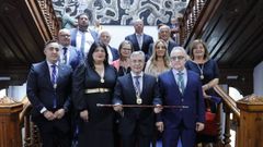 Luis Menor, con los diputados del PP de la Diputaci�n que forman parte del equipo del gobierno provincial.
