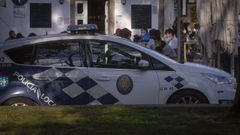 En una imagen de archivo, una patrulla de la Polic�a Local de Santiago vigila el cumplimiento de las medidas decretadas por la pandemia del coronavirus