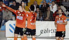 Matamoros, Burrito y Juanma, tras un gol al Zaragoza.