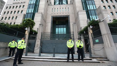 Entrada de la sede del MI6 en Londres