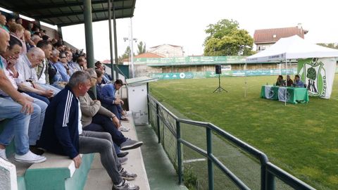 Varios cientos de socios conocieron de primera mano la situaci�n actual del club