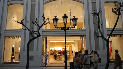 Imagen de archivo de la tienda de Zara en la rúa do Paseo de Ourense.