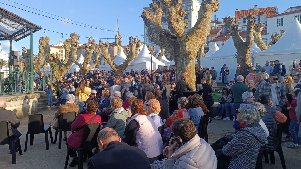 «Éxito tremendo» de la primera Feira do Queixo de Pontedeume: «Muchos agotaron existencias»