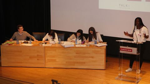 Imagen de archivo de uno de los torneos de debate acad�mico escolar que organiza la Fundaci�n Barri�