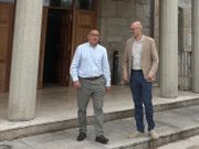 El alcalde, Rodrigo Aparicio (I), con el director de la Axencia Galega da Calidade Alimentaria, Mart�n Alemparte.