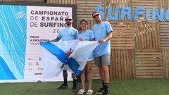 Chumi Garc�a, que fue cuarto en la divisi�n m�ster, y el t�cnico Ux�o Rodr�guez completaron con Luc�a Mart�nez la representaci�n de la Viveiro Surf Escola en la selecci�n gallega.