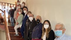 Representantes de la comisi�n permanente y de los t�cnicos de C�ritas acompa�aron a Prieto en su recorrido por la sede donde, adem�s de los servicios administrativos y sociales, est�n los de atenci�n primaria, empleo e infantil. Tambi�n asistieron el delegado episcopal y el consiliario y p�rroco de 
Os Tilos. 
