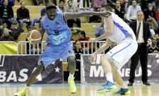 Arteaga defiende a Diouf en un encuentro disputado en Lugo hace dos temporadas. 