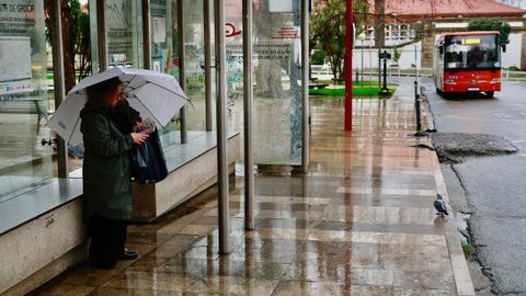 Parada del bus de Correos en la jornada de huelga de autob�s.