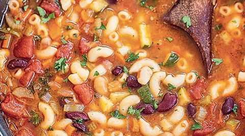 Minestrone. Del norte de Italia, con vegetales y pasta como ingrediente principal.