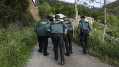 Agentes de la Guardia Civil en un operativo en A Mariña (imagen de archivo)