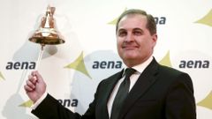El presidente de Aena, Jos� Manuel Vargas, ha realizado el tradicional toque de campana que se�ala la salida a bolsa