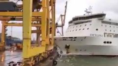 �Por qu� ha chocado el ferry en el puerto de Barcelona?
