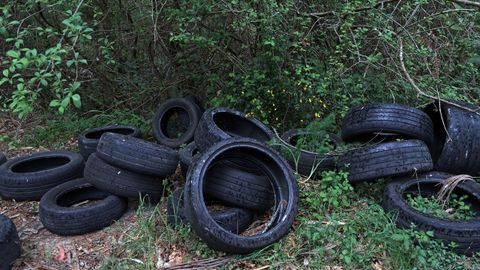 VERTEDEROS  INCONTROLADOS EN LA COMARCA DEL BARBANZA