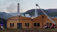 Incendio industrial en las naves de Cedie en O Barco
