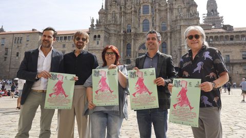 Jacobo Sutil, director de Agadic; o m�sico Xos� Manuel Budi�o; a concelleira de Festas, Pilar Lueiro; Marcos G�mez Rom�n, comisario do Xacobeo; e V�tor Belho, responsable da produtora Nordes�a, na presentaci�n do Trad Fest
