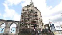 Empieza la restauraci�n de la fachada de la iglesia del barrio del Cura