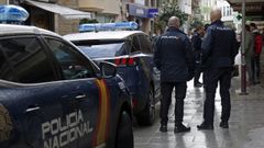 Foto de archivo de patrullas de la Polic�a Nacional en el centro de Ribeira.