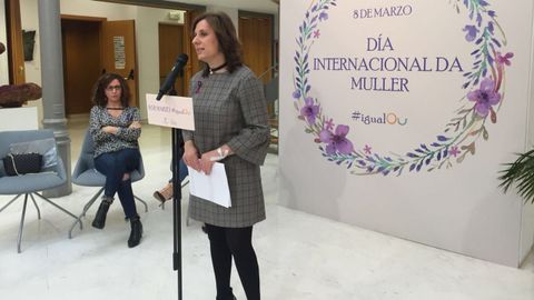 Escolares ourensanos participan en los actos organizados por la Diputaci�n con motivo del D�a de la Mujer