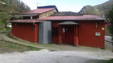 Se vende lupanar en Tineo