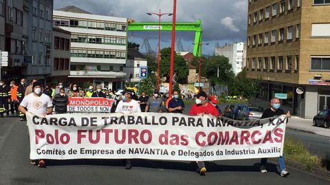 Trabajadores de Ferrol y Fene compartieron marcha cortando el trfico en algunos tramos de las principales vas de la zona 