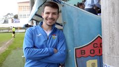 Santi Taboada, en el banquillo del campo de Barraa antes del inicio de un encuentro.