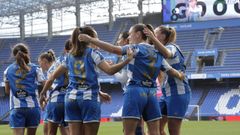 Las jugadoras del D�por Abanca celebran uno de los goles al Eibar.