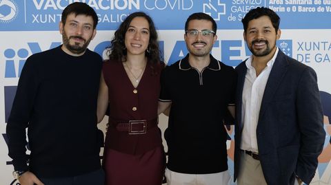 De izquierda a derecha: Jorge Cadianos, Cheyenne Golpe, Jacobo Prez y Carlos Estrada, los cuatro mdicos que remataron su residencia y seguirn trabajando en el CHUO. 