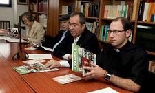 Fina Rey, Xos� Pumar, Jos� Garc�a Gondar y Daniel P�rez durante la presentaci�n de �A Xanela�