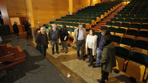 El d�a despu�s en Carballo. Varias autoridades visitan el auditorio que ayer qued� completamente anegado. 