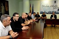 El comit� de empresa se reuni� ayer con el alcalde de Nar�n para trasladarle sus alertas. 