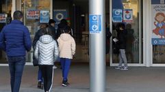 �Vai haber posibilidades de repesca na vacinaci�n infantil�. El mi�rcoles acudieron a vacunarse el 88 % de los ni�os citados. �� unha adherencia masiva, sobre todo cun modelo de citaci�n como este, no que ti recibas a cita cun d�a e unha hora e non d� marxe de manobra�, dice Rubial. Asegura que se har�n �todas as repescas necesarias�