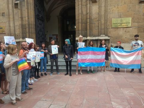 Concentracin de apoyo a Berta Rozada