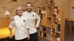 Claudia Merchn y xel Smith en el restaurante Simpar de Santiago.