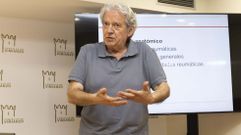 Javier de Toro, durante su intervenci�n el lunes en Vimianzo 