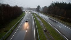 Los baches de la autov�a del Noroeste a su paso por Guitiriz ya han provocado accidentes