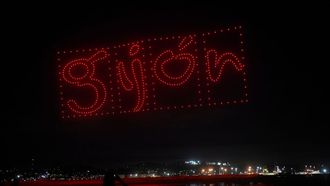 Letras de Gij�n hechas con drones