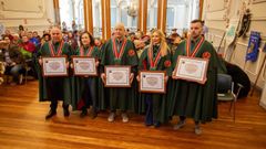 Los cinco nuevos integrantes de la Orde do Caldo de Mourente: Javier Tour�s Romero, Eva Blanco Fern�ndez, Javier Acu�a N��ez, Silvia Iglesias Casas y Diego Iglesias L�pez