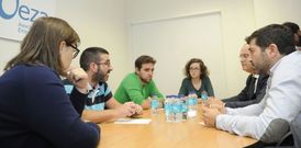 El BNG de Lal�n mantiene su agenda pol�tica, y expuso su pacto por el empleo en la sede de la AED. 