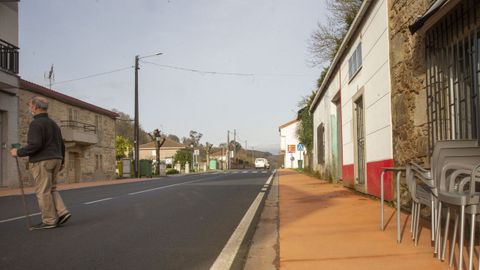 El concello de Toques cuenta con 1.074 habitantes, el 37 % de ellos mayores de 65 aos