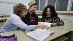 Tres estudiantes de la Escuela Oficial de Idiomas (EOI) de A Coru�a.