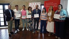 Los premiados, este martes en la Casa das Camps de Pontevedra, con las autoridades