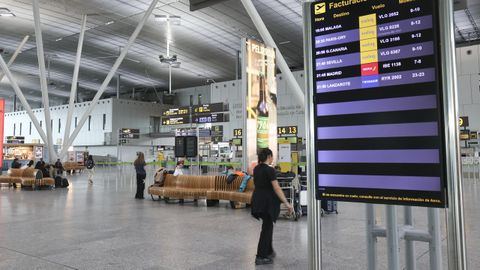 El interior del aeropuerto de Lavacolla en uma imagen de archivo