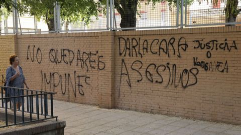 Pintadas contra las supuestas acosadoras de Sandra Pea