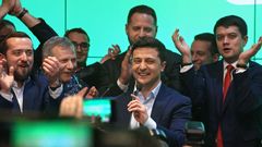 Zelenski, celebrando su victoria electoral
