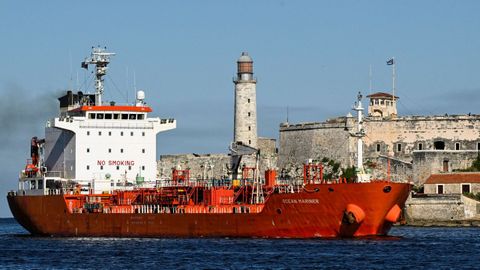 El petrolero Ocean Mariner arriba a La Habana con crudo de Pemex embarcado en Veracruz.