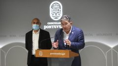 El alcalde de Pontevedra, Miguel Anxo Fernndez Lores (BNG), y el teniente de alcalde, Tino Fernndez (PSdeG) en la presentacin de los presupuestos que aprobar el Concello este viernes.