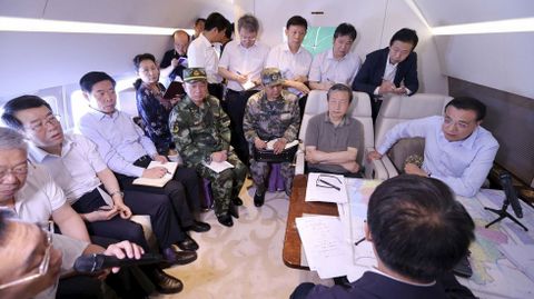 Autoridades chinas pendientes del rescate. 